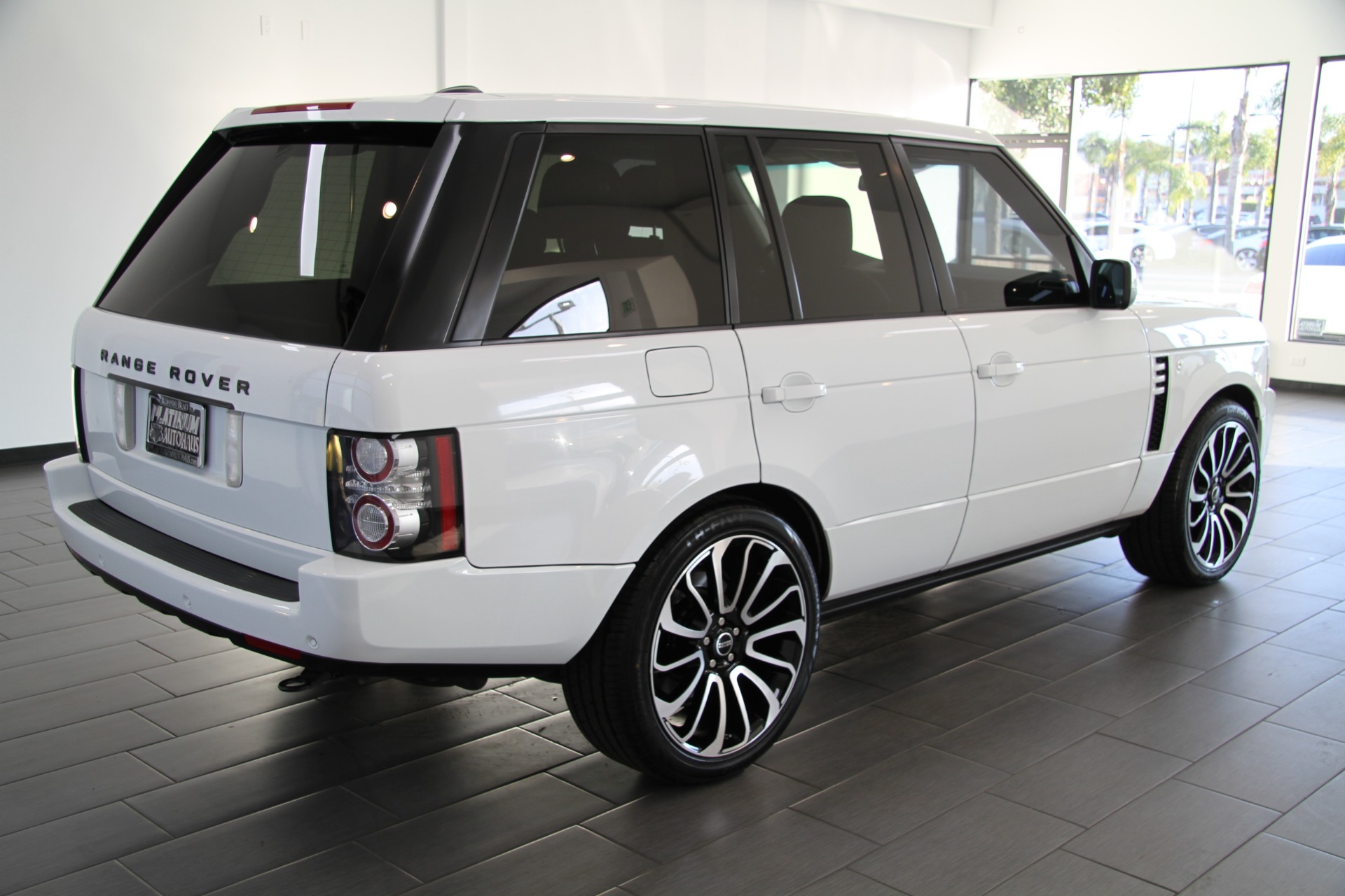 Used 2012 Land Rover Range Rover HSE 